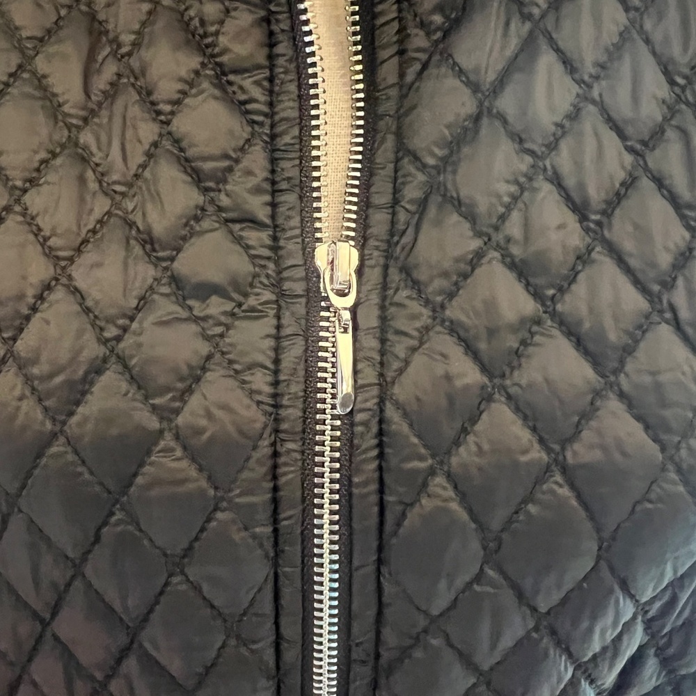White House Black Market Women's Black Quilted Peplum Vest, Size Large - Picture 4 of 13